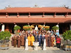 Đoàn cấp cao Bộ Quốc phòng Ấn Độ thăm và trồng cây lưu niệm tại Chùa Pháp Vân Đoàn cấp cao Bộ Quốc phòng Ấn Độ thăm và trồng cây lưu niệm tại Chùa Pháp Vân