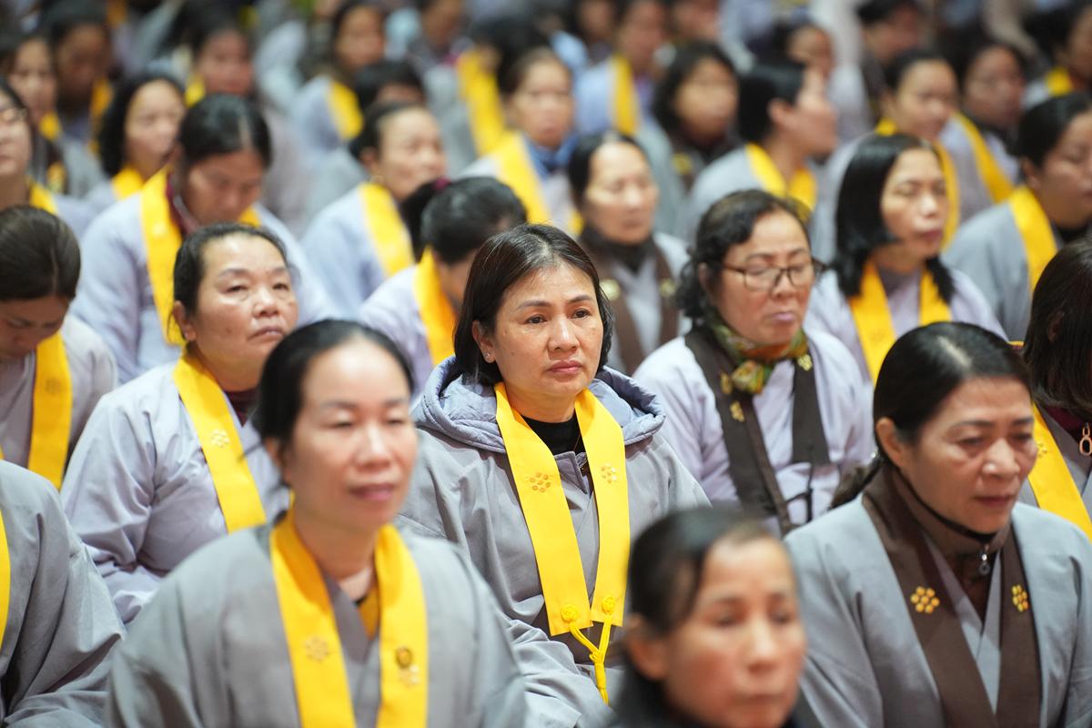 Hà Nội: Lung linh ánh sáng giác ngộ trong Đêm hội Hoa đăng mừng Đức Phật Thành đạo tại chùa Bằng插图18