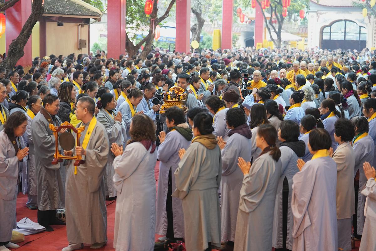 Hà Nội: Lễ kỷ niệm ngày Đức Phật Thành đạo và 28 năm hình thành Đạo tràng Pháp Hoa miền Bắc tại chùa Bằng插图21