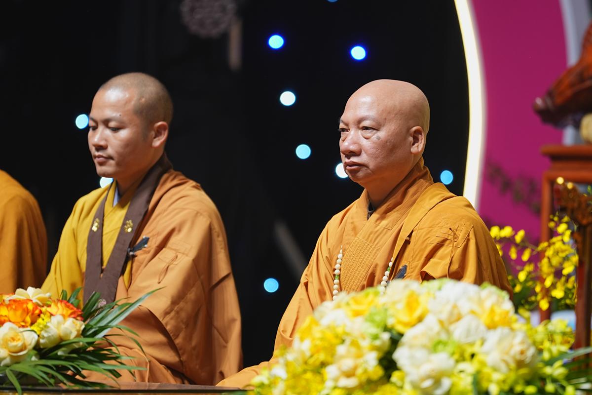 Hà Nội: Lễ kỷ niệm ngày Đức Phật Thành đạo và 28 năm hình thành Đạo tràng Pháp Hoa miền Bắc tại chùa Bằng插图26