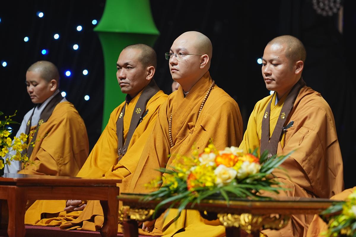 Hà Nội: Lễ kỷ niệm ngày Đức Phật Thành đạo và 28 năm hình thành Đạo tràng Pháp Hoa miền Bắc tại chùa Bằng插图27