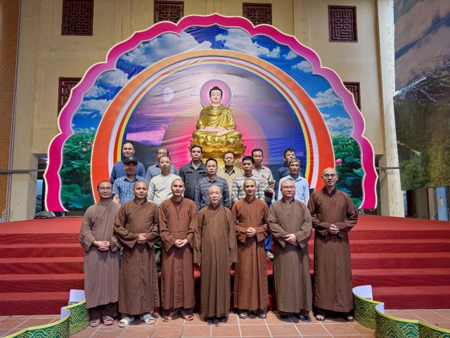 Không khí rộn ràng trước ngày kỷ niệm Thái tử Tất Đạt Đa thành Đạo tại chùa Bằng插图