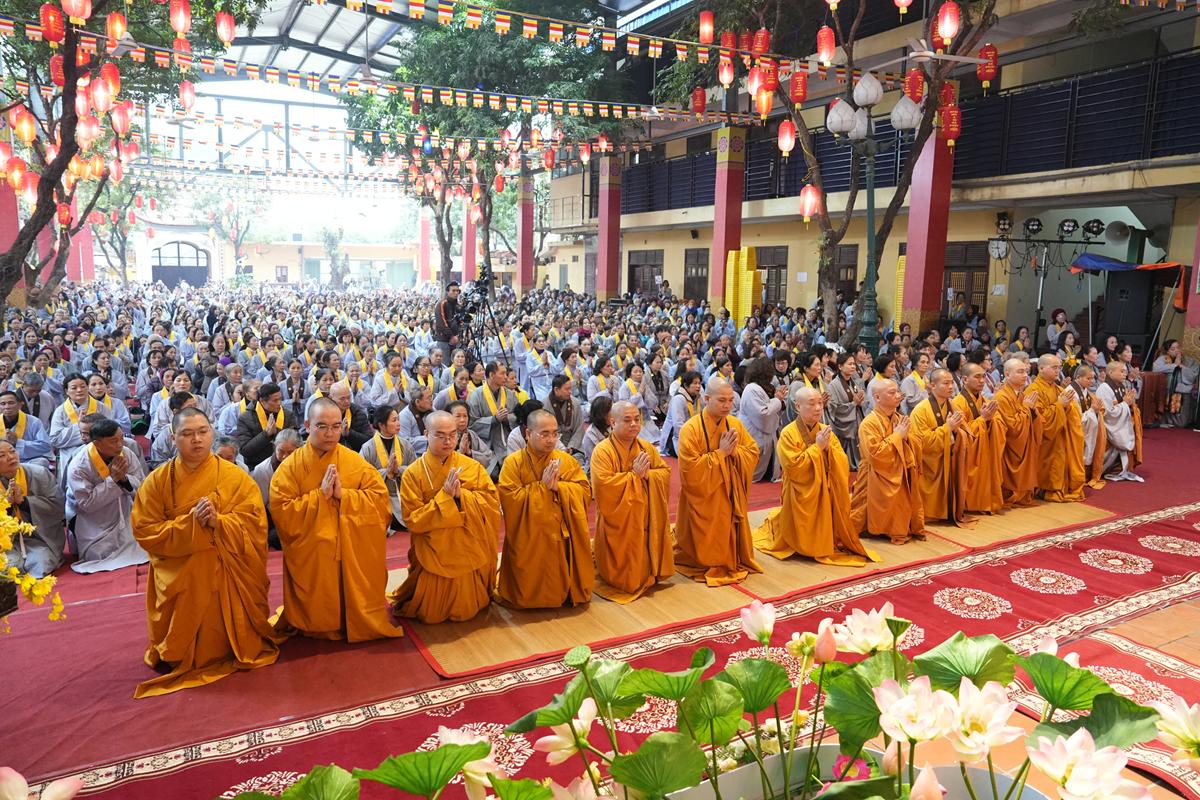 Hà Nội: Lễ kỷ niệm ngày Đức Phật Thành đạo và 28 năm hình thành Đạo tràng Pháp Hoa miền Bắc tại chùa Bằng插图50