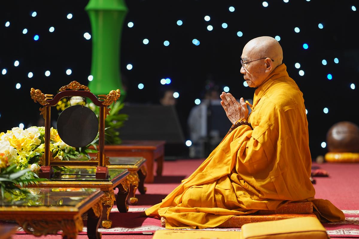 Hà Nội: Lễ kỷ niệm ngày Đức Phật Thành đạo và 28 năm hình thành Đạo tràng Pháp Hoa miền Bắc tại chùa Bằng插图51