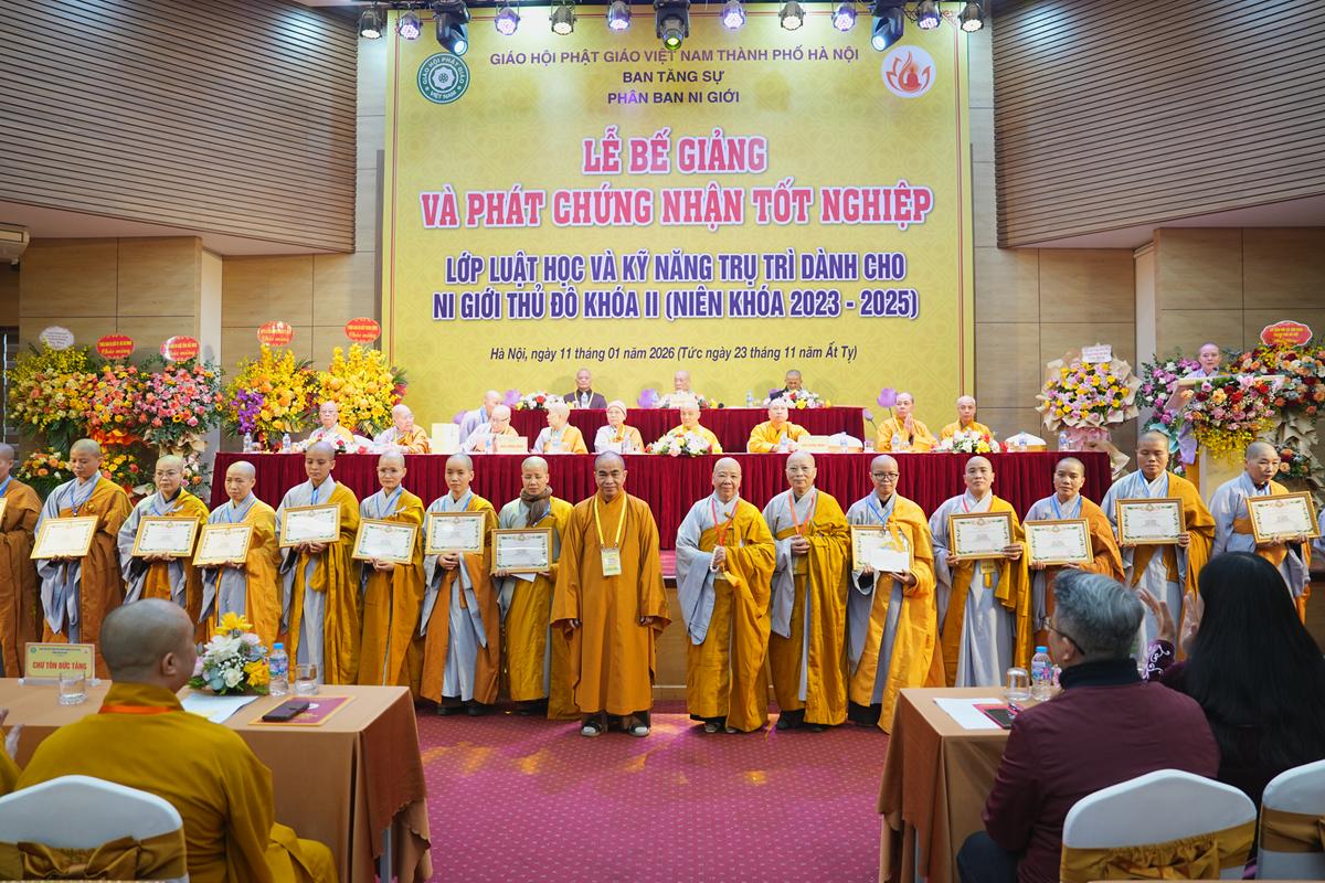 Lễ bế giảng lớp luật học và kỹ năng trụ trì – Dấu ấn trưởng thành trong giới hạnh và tuệ nghiệp của Ni giới Hà Nội khóa II插图51