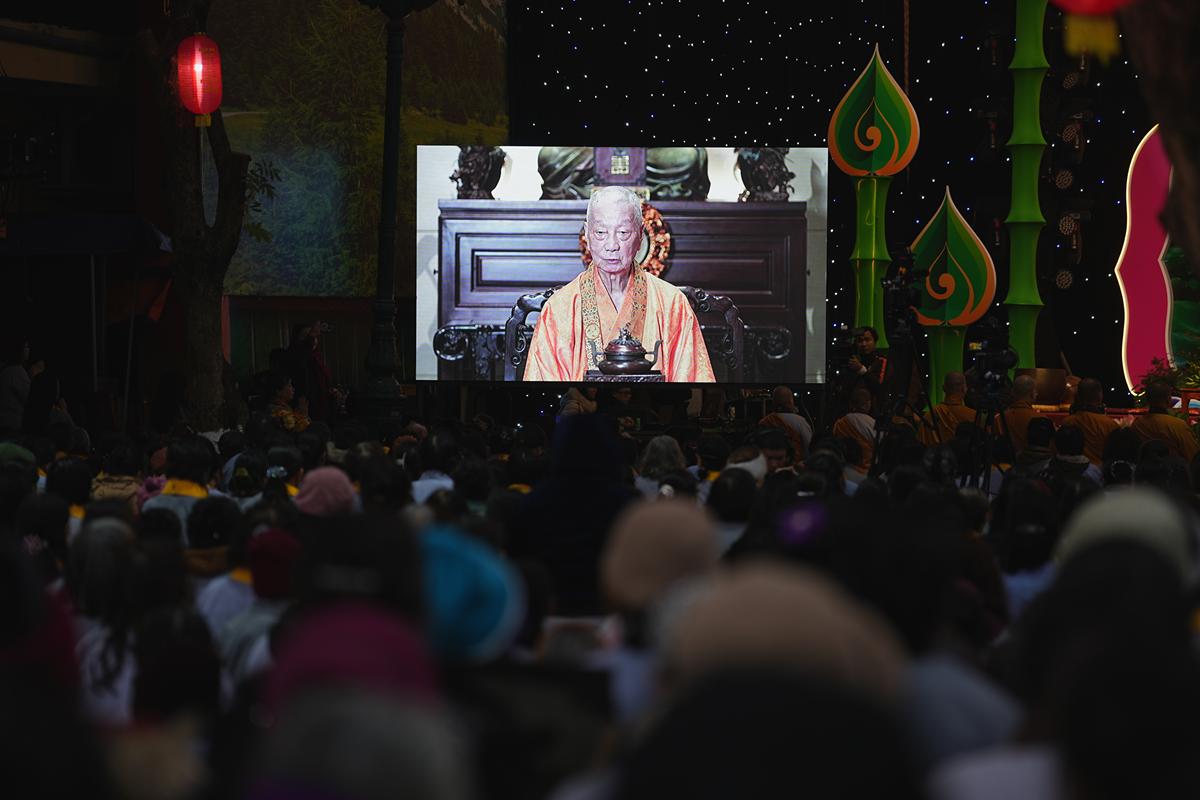 Hà Nội: Lễ kỷ niệm ngày Đức Phật Thành đạo và 28 năm hình thành Đạo tràng Pháp Hoa miền Bắc tại chùa Bằng插图54