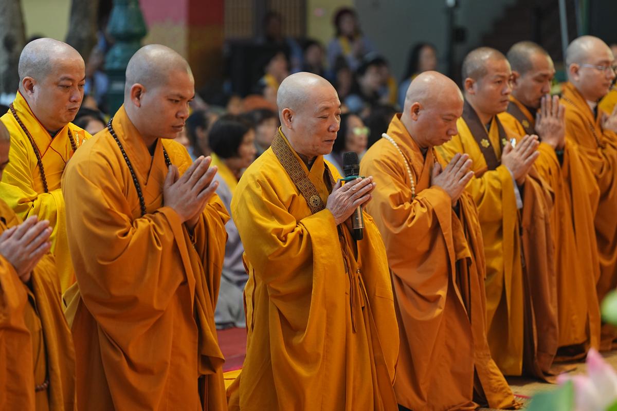 Hà Nội: Lễ kỷ niệm ngày Đức Phật Thành đạo và 28 năm hình thành Đạo tràng Pháp Hoa miền Bắc tại chùa Bằng插图56