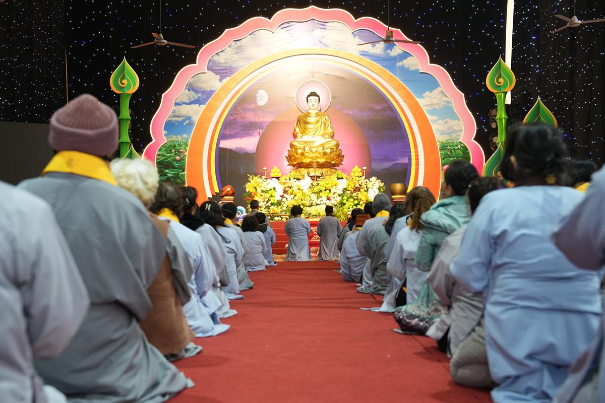 Hà Nội: Lễ kỷ niệm ngày Đức Phật Thành đạo và 28 năm hình thành Đạo tràng Pháp Hoa miền Bắc tại chùa Bằng插图70