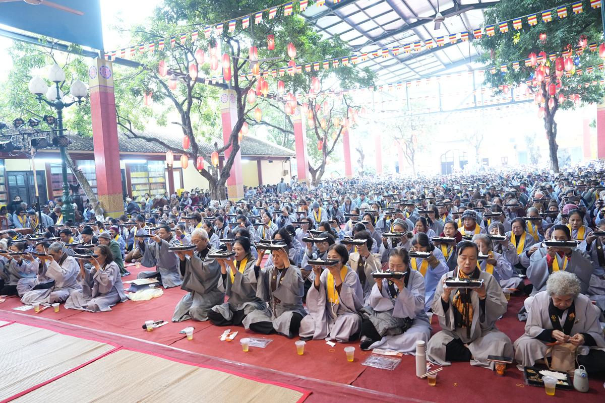 Hà Nội: Lễ kỷ niệm ngày Đức Phật Thành đạo và 28 năm hình thành Đạo tràng Pháp Hoa miền Bắc tại chùa Bằng插图78