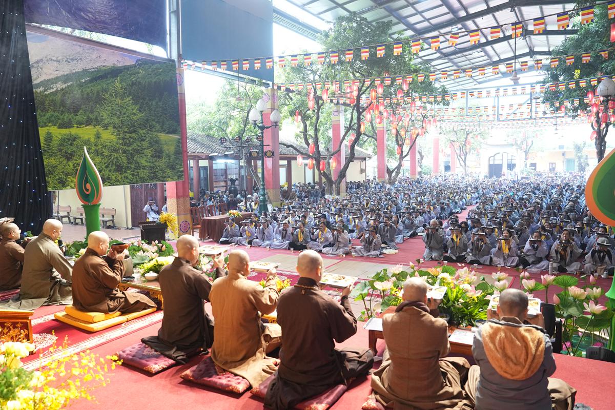 Hà Nội: Lễ kỷ niệm ngày Đức Phật Thành đạo và 28 năm hình thành Đạo tràng Pháp Hoa miền Bắc tại chùa Bằng插图79