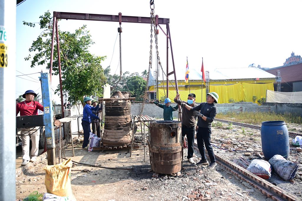 Hải Phòng: Lễ rót đồng đúc Đại hồng chung tại chùa Linh Ứng (chùa Hòa Nhất)插图51