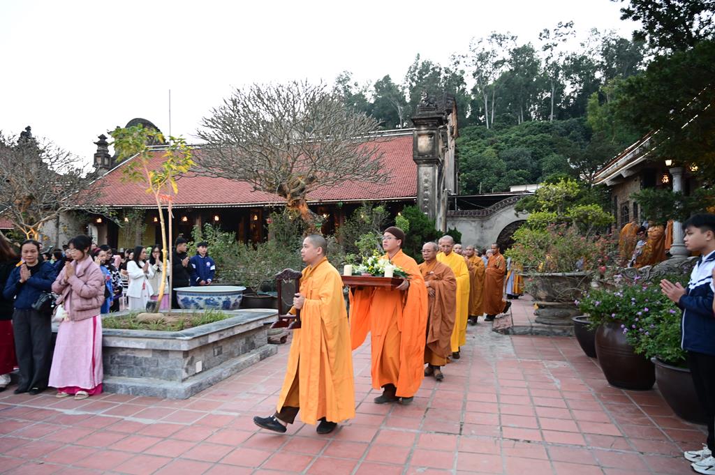 Hải Phòng: Quỹ từ thiện Chân Như chùa Hồng Phúc trao gần 260 triệu đồng cho các em học sinh, sinh viên插图25