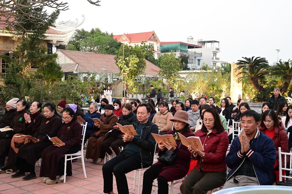 Hải Phòng: Quỹ từ thiện Chân Như chùa Hồng Phúc trao gần 260 triệu đồng cho các em học sinh, sinh viên插图34