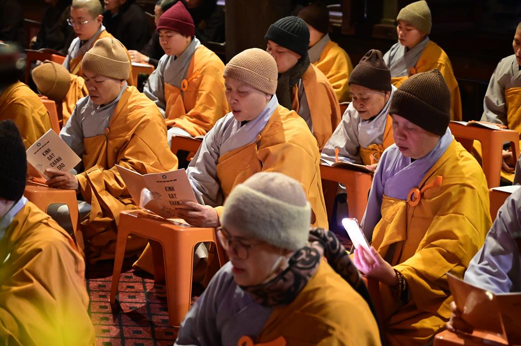 Hải Phòng: Quỹ từ thiện Chân Như chùa Hồng Phúc trao gần 260 triệu đồng cho các em học sinh, sinh viên插图45