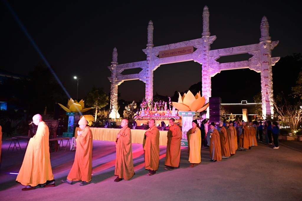 Hải Phòng: Quỹ từ thiện Chân Như chùa Hồng Phúc trao gần 260 triệu đồng cho các em học sinh, sinh viên插图51