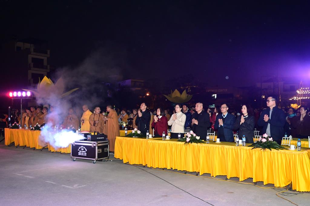 Hải Phòng: Quỹ từ thiện Chân Như chùa Hồng Phúc trao gần 260 triệu đồng cho các em học sinh, sinh viên插图59