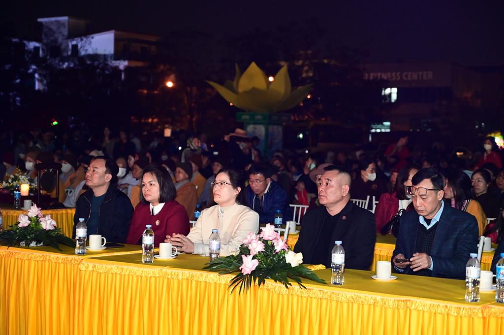 Hải Phòng: Quỹ từ thiện Chân Như chùa Hồng Phúc trao gần 260 triệu đồng cho các em học sinh, sinh viên插图71