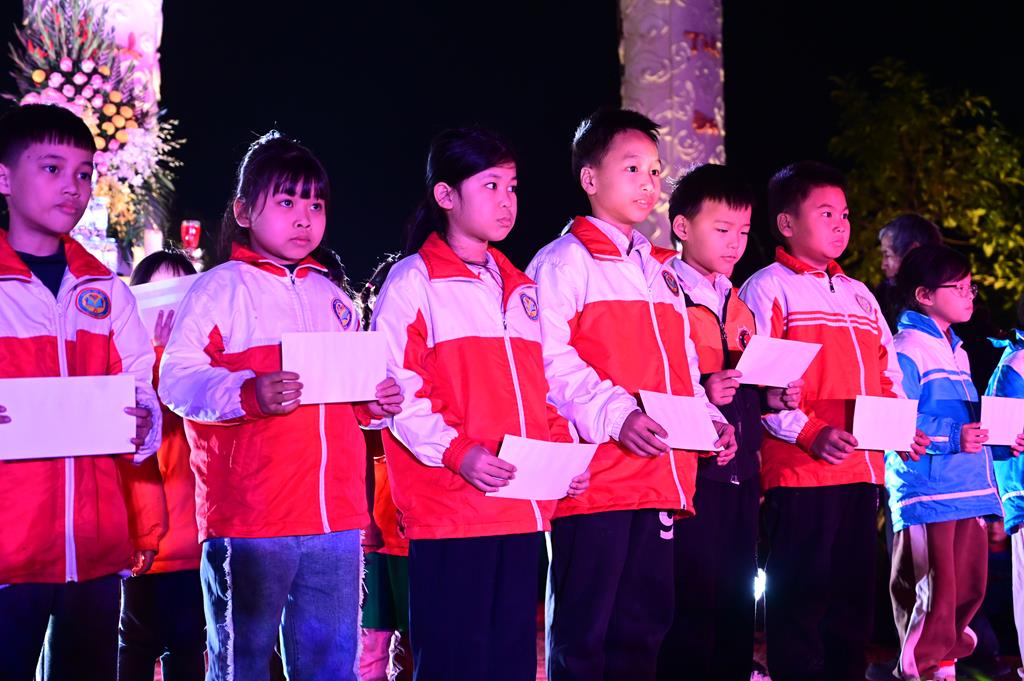 Hải Phòng: Quỹ từ thiện Chân Như chùa Hồng Phúc trao gần 260 triệu đồng cho các em học sinh, sinh viên插图72