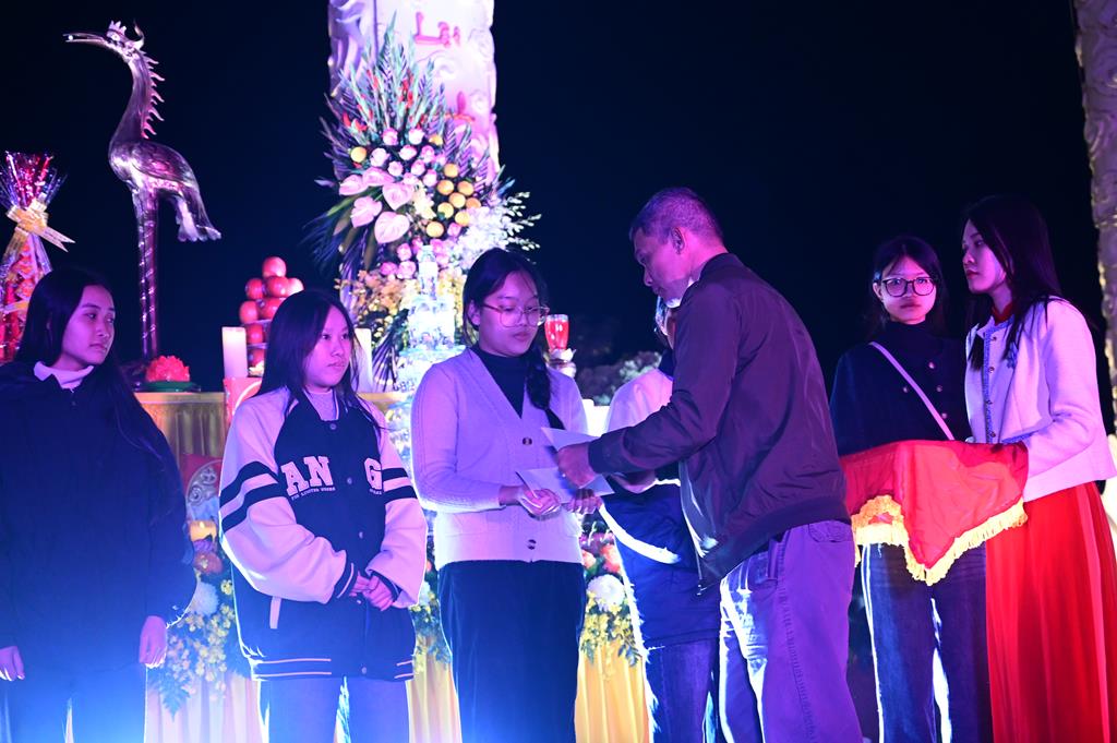 Hải Phòng: Quỹ từ thiện Chân Như chùa Hồng Phúc trao gần 260 triệu đồng cho các em học sinh, sinh viên插图16