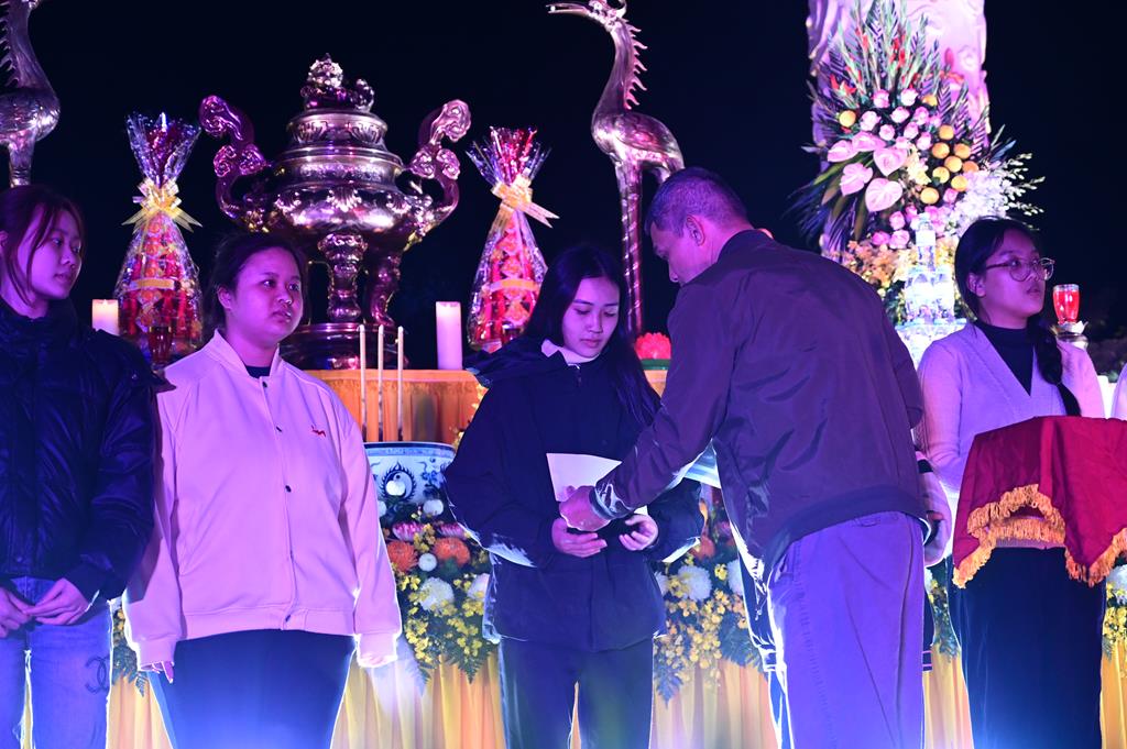 Hải Phòng: Quỹ từ thiện Chân Như chùa Hồng Phúc trao gần 260 triệu đồng cho các em học sinh, sinh viên插图80