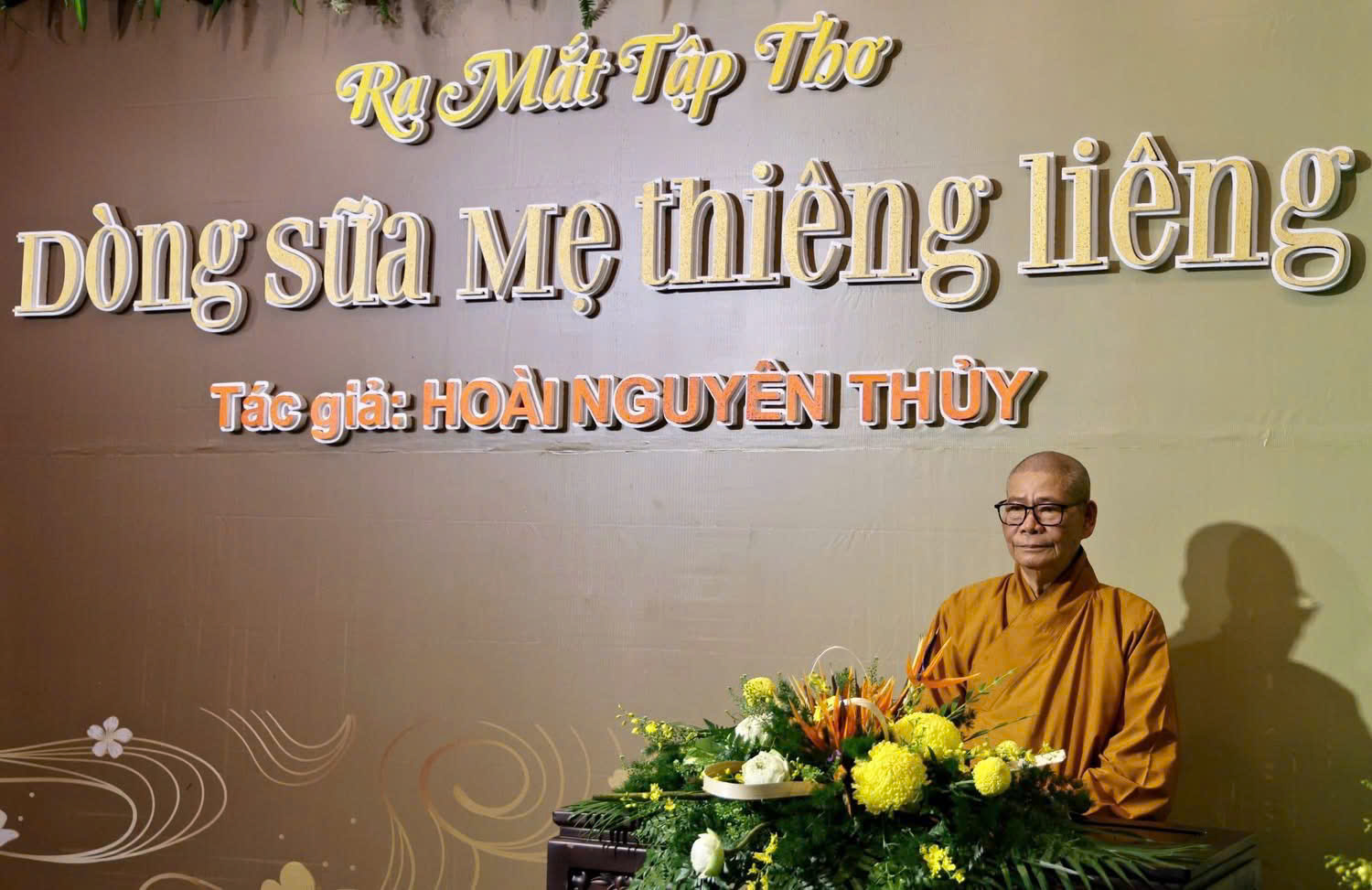 Đắk lắk: Ra mắt tập thơ “Dòng sữa mẹ thiêng liêng” của tác giả Hoài Nguyên Thủy (HT. Thích Châu Quang)插图4