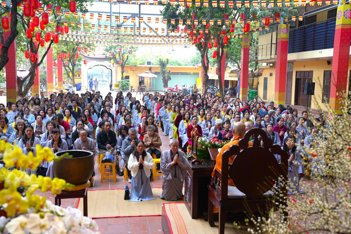 Đạo tràng Pháp Hoa trở về chùa Bằng lễ Phật, tri ân Hòa thượng Thích Bảo Nghiêm trong ngày đầu năm mới插图12