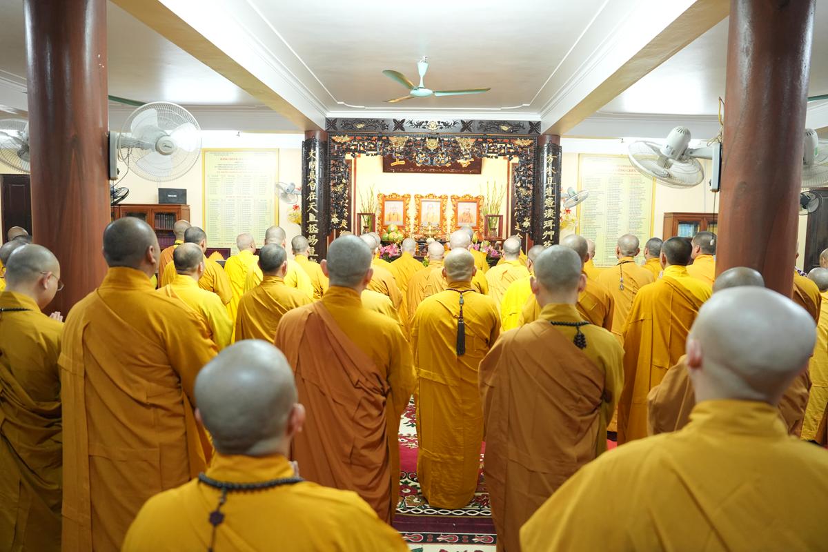 Hà Nội: Sơn môn Tổ đình Bồ Đề duy trì truyền thống họp mặt đầu xuân Bính Ngọ插图18 Hà Nội: Sơn môn Tổ đình Bồ Đề duy trì truyền thống họp mặt đầu xuân Bính Ngọ插图18