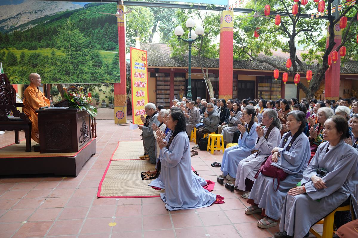 Đạo tràng Pháp Hoa trở về chùa Bằng lễ Phật, tri ân Hòa thượng Thích Bảo Nghiêm trong ngày đầu năm mới插图16