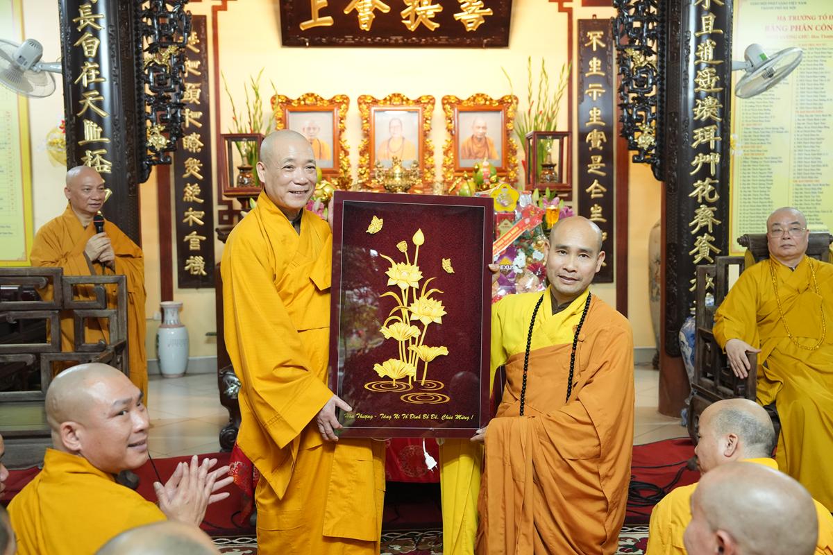 Hà Nội: Sơn môn Tổ đình Bồ Đề duy trì truyền thống họp mặt đầu xuân Bính Ngọ插图58