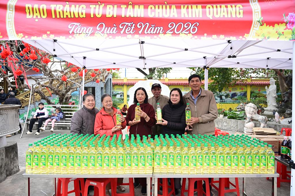 Hải Phòng: Ấm áp, nhộn nhịp phiên “Chợ Tết 0 đồng” tại chùa Kim Quang (Lũng Đông)插图23