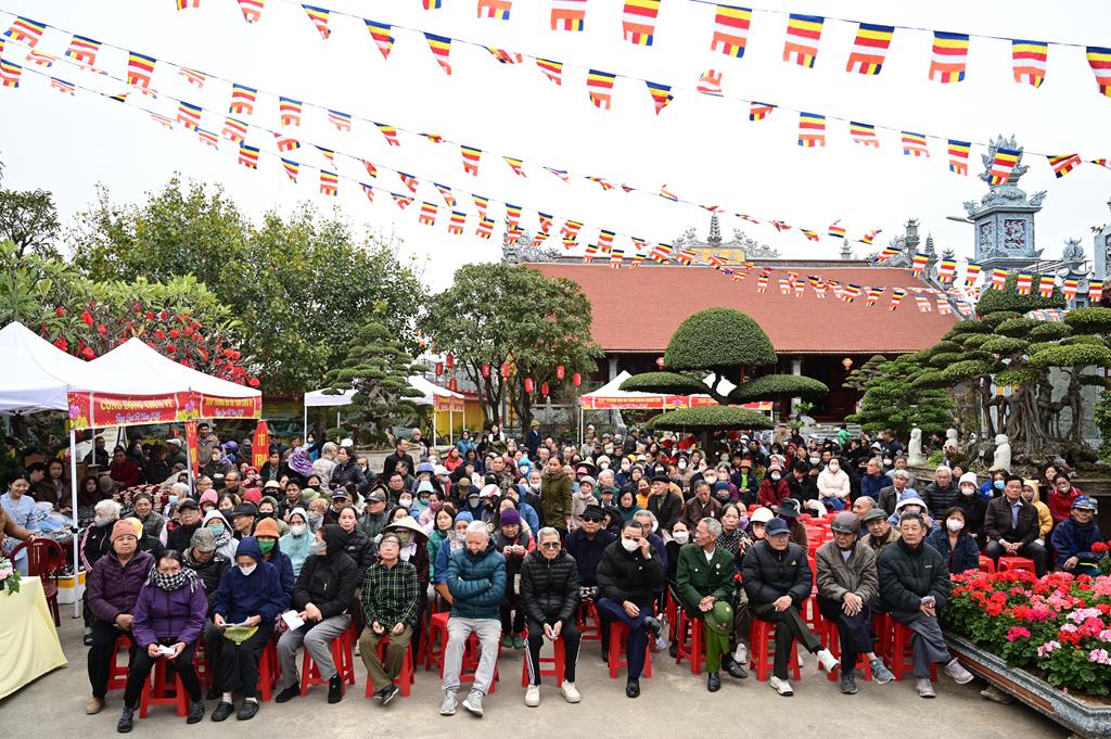 Hải Phòng: Ấm áp, nhộn nhịp phiên “Chợ Tết 0 đồng” tại chùa Kim Quang (Lũng Đông)插图1