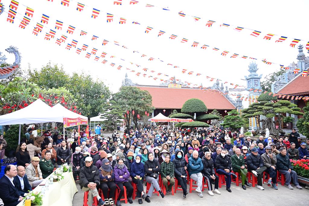Hải Phòng: Ấm áp, nhộn nhịp phiên “Chợ Tết 0 đồng” tại chùa Kim Quang (Lũng Đông)插图2