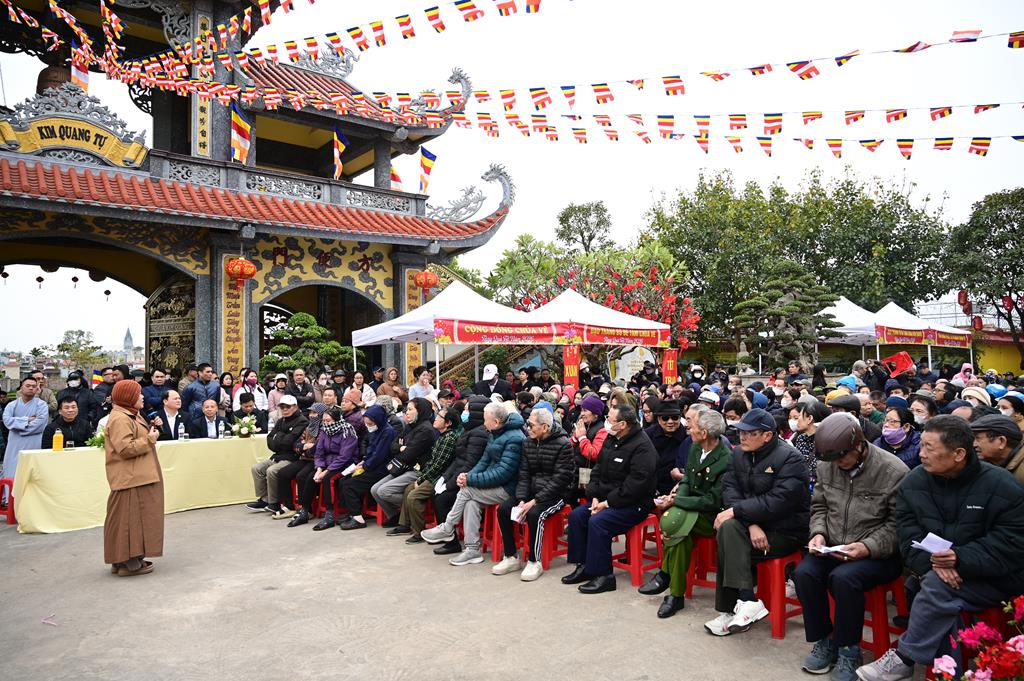 Hải Phòng: Ấm áp, nhộn nhịp phiên “Chợ Tết 0 đồng” tại chùa Kim Quang (Lũng Đông)插图46