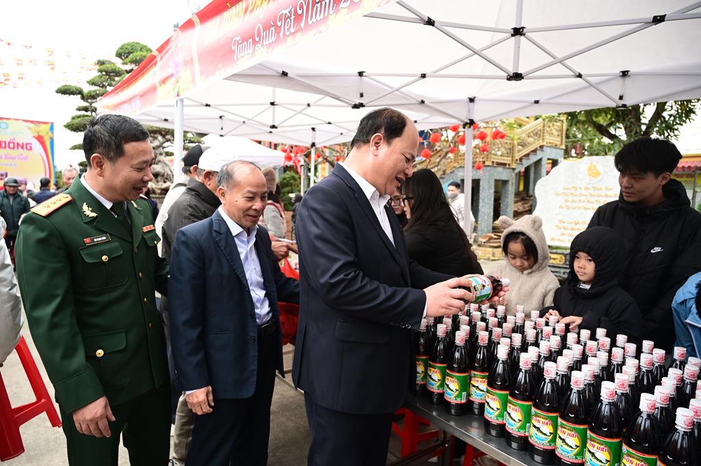 Hải Phòng: Ấm áp, nhộn nhịp phiên “Chợ Tết 0 đồng” tại chùa Kim Quang (Lũng Đông)插图7