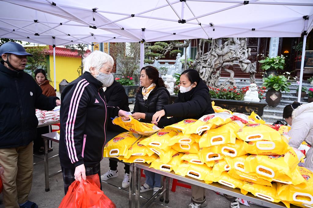 Hải Phòng: Ấm áp, nhộn nhịp phiên “Chợ Tết 0 đồng” tại chùa Kim Quang (Lũng Đông)插图15