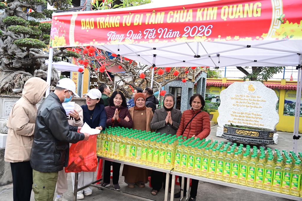 Hải Phòng: Ấm áp, nhộn nhịp phiên “Chợ Tết 0 đồng” tại chùa Kim Quang (Lũng Đông)插图56
