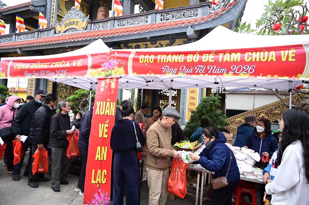 Hải Phòng: Ấm áp, nhộn nhịp phiên “Chợ Tết 0 đồng” tại chùa Kim Quang (Lũng Đông)插图61