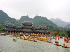 Ninh Bình: Tưng bừng Khai hội chùa Tam Chúc xuân Bính Ngọ 2026