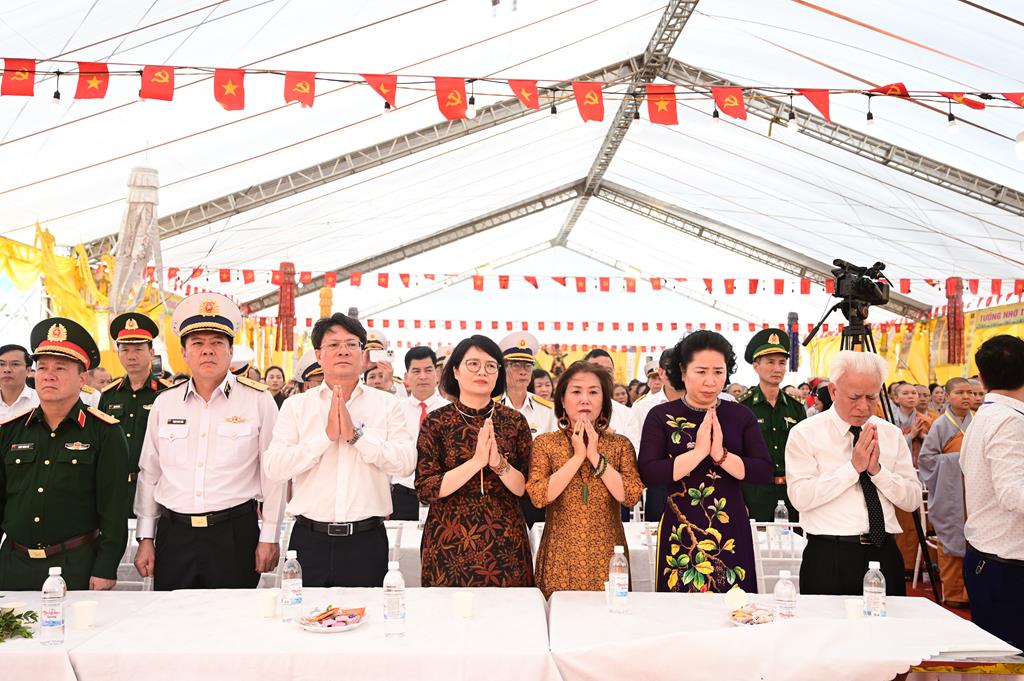 Hải Phòng: Khai mạc Đại lễ cầu siêu, tưởng niệm anh linh các Anh hùng Liệt sĩ tại Bến Tàu Không Số K15插图76