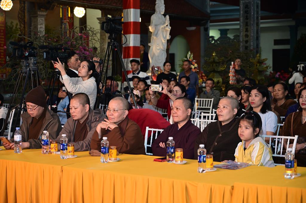 Hải Phòng: Lễ hội Thượng Nguyên, kỷ niệm ngày Thánh Tổ Non Đông hạc giá Tây quy tại chùa Quang Đàm插图24