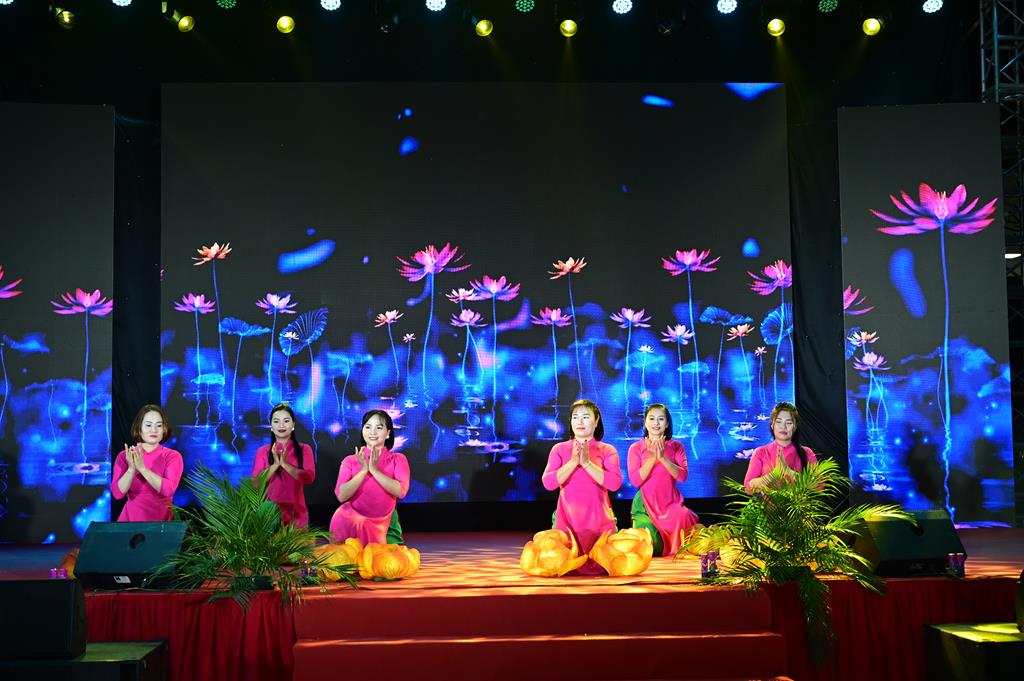 Hải Phòng: Lễ hội Thượng Nguyên, kỷ niệm ngày Thánh Tổ Non Đông hạc giá Tây quy tại chùa Quang Đàm插图32