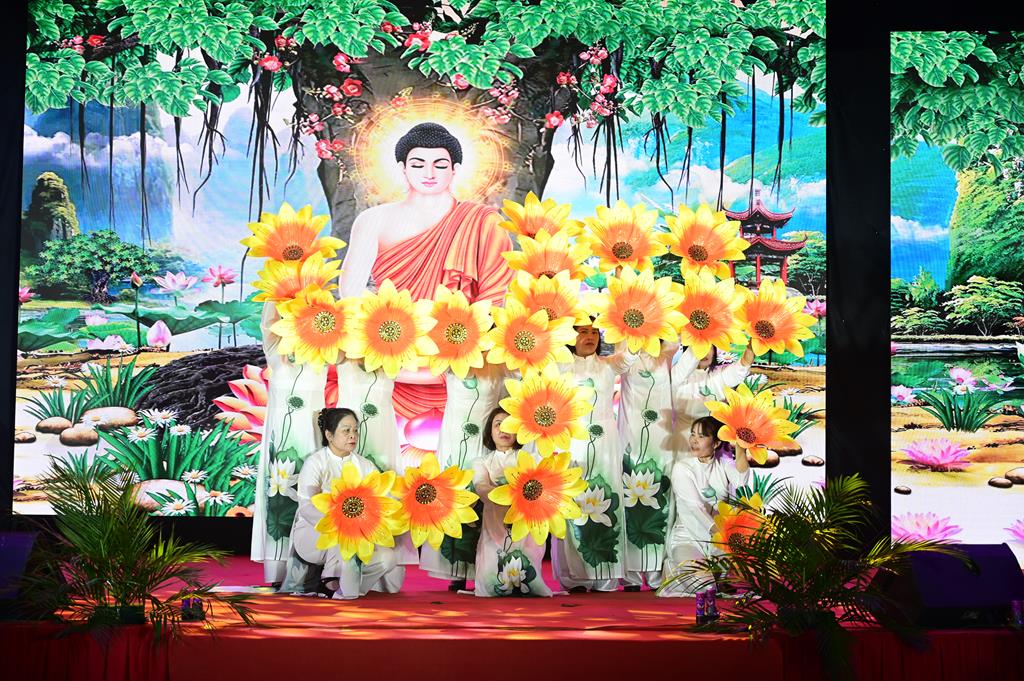 Hải Phòng: Lễ hội Thượng Nguyên, kỷ niệm ngày Thánh Tổ Non Đông hạc giá Tây quy tại chùa Quang Đàm插图35