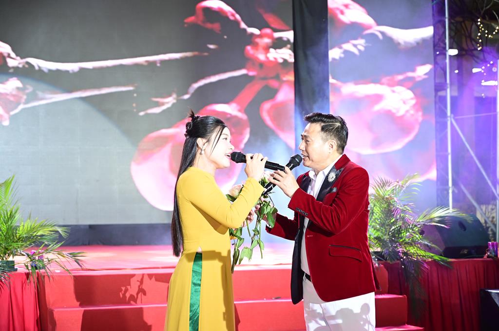 Hải Phòng: Lễ hội Thượng Nguyên, kỷ niệm ngày Thánh Tổ Non Đông hạc giá Tây quy tại chùa Quang Đàm插图15 Hải Phòng: Lễ hội Thượng Nguyên, kỷ niệm ngày Thánh Tổ Non Đông hạc giá Tây quy tại chùa Quang Đàm插图15