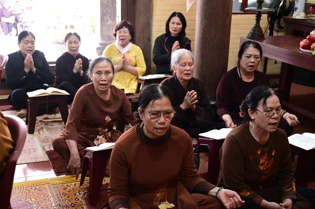 Hải Phòng: Lễ hội Thượng Nguyên, kỷ niệm ngày Thánh Tổ Non Đông hạc giá Tây quy tại chùa Quang Đàm插图9 Hải Phòng: Lễ hội Thượng Nguyên, kỷ niệm ngày Thánh Tổ Non Đông hạc giá Tây quy tại chùa Quang Đàm插图9
