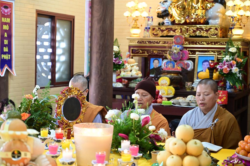 Hải Phòng: Lễ hội Thượng Nguyên, kỷ niệm ngày Thánh Tổ Non Đông hạc giá Tây quy tại chùa Quang Đàm插图5 Hải Phòng: Lễ hội Thượng Nguyên, kỷ niệm ngày Thánh Tổ Non Đông hạc giá Tây quy tại chùa Quang Đàm插图5