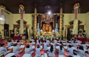 Hà Nội: Lễ hoa đăng kỷ niệm ngày Khánh đản Đức Quán Thế Âm Bồ tát