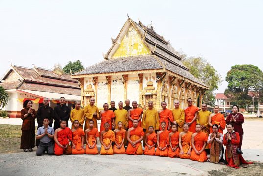 Ban Văn hóa Trung ương GHPGVN thăm Liên minh Phật giáo tỉnh Xiêng Khoảng và dâng hương tưởng niệm Anh hùng Liệt sĩ