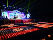 Linh thiêng đêm thắp nến cầu nguyện hòa bình và tưởng niệm các Anh hùng liệt sĩ Việt – Lào
