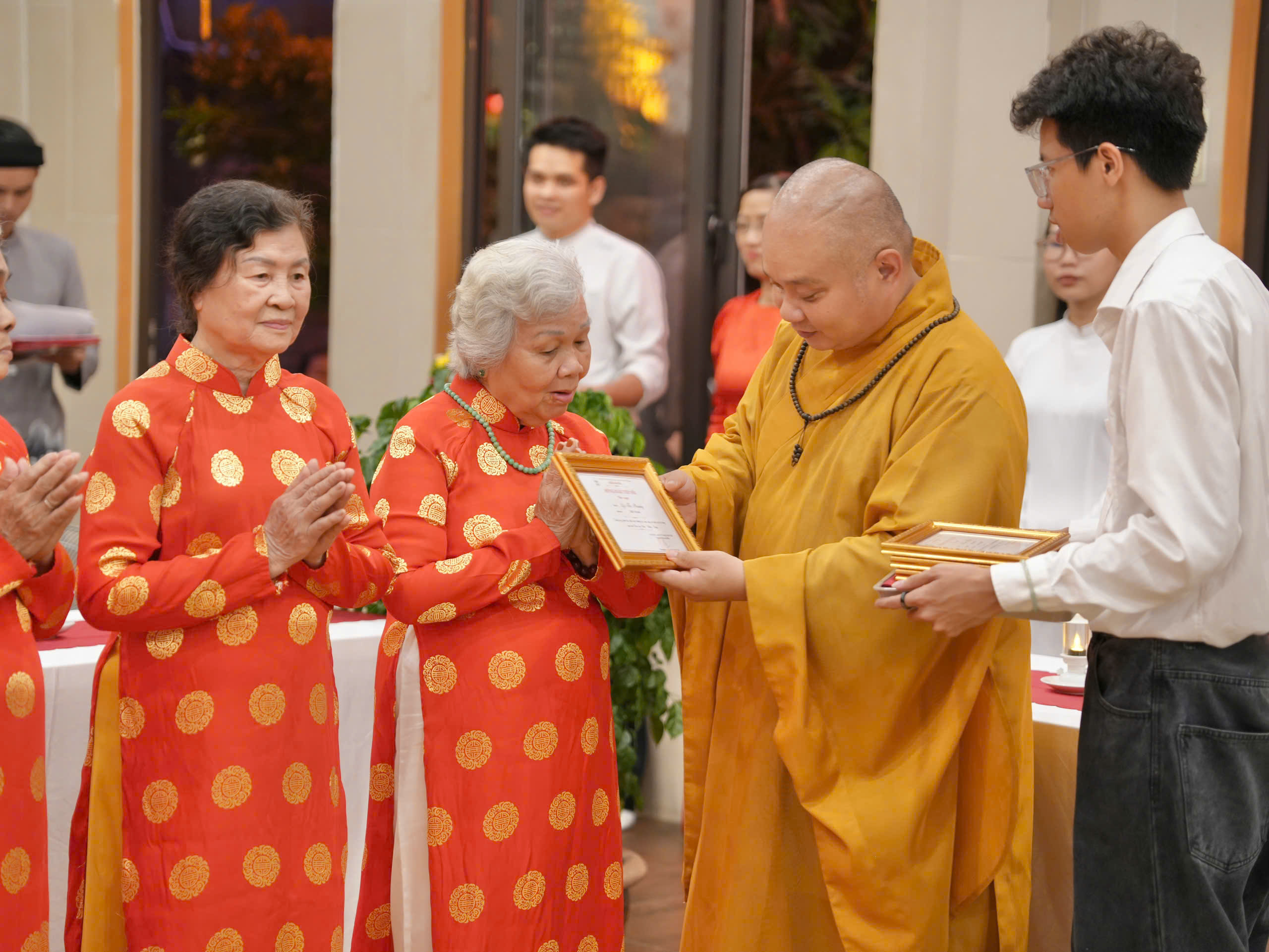 Có những điều còn ấm sau một buổi lễ tại ngôi chùa nhỏ插图26