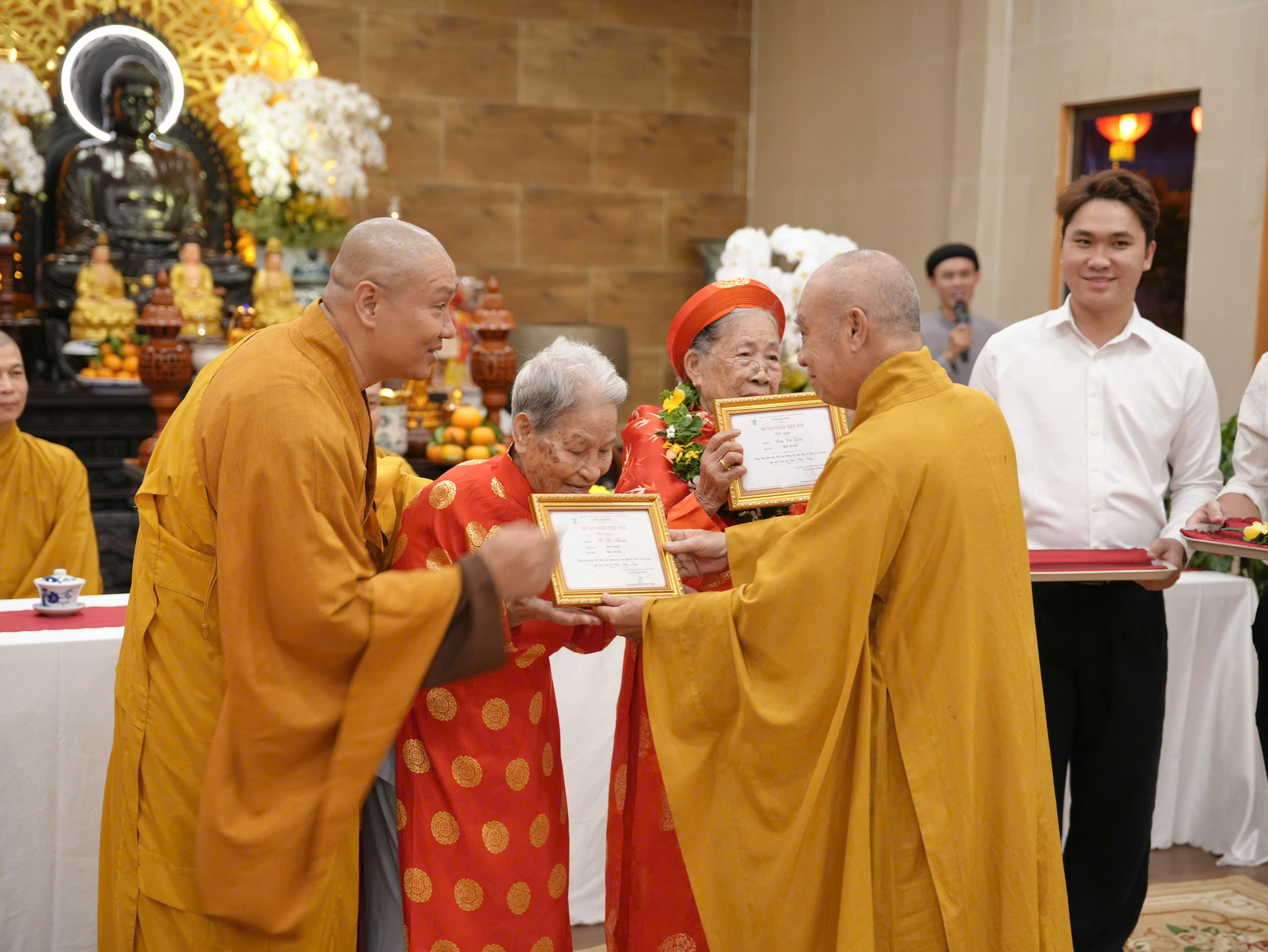 Có những điều còn ấm sau một buổi lễ tại ngôi chùa nhỏ插图23